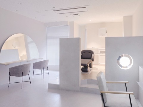 【なかもず】≪インボイス制度のサポートあり≫≪保障給あり≫≪自由出勤制≫≪マンツーマン・掛け持ち選択OK≫≪フリー45％／指名50％≫駅前30秒の好立地！デザインカラーも髪質改善も人気のヘアサロン！「LICO LUXBE 中百舌鳥店（リコラックスビーナカモズテン）」からスタイリスト（美容師）の求人★☆