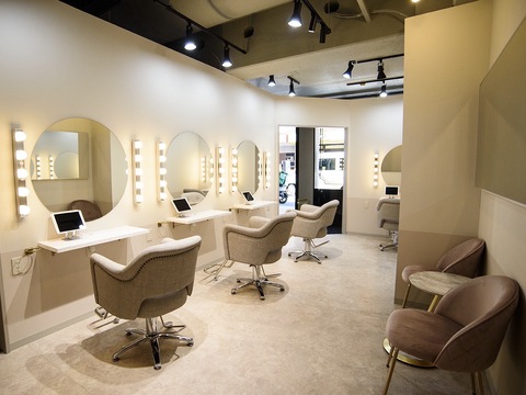 【我孫子】≪デザインカラー推し≫≪客層20代メイン≫≪客単価1万円以上≫≪18時に退勤可能≫レディースサロンとバーバーの融合サロン！「ACE.（エース）」からスタイリスト（美容師）の求人★☆