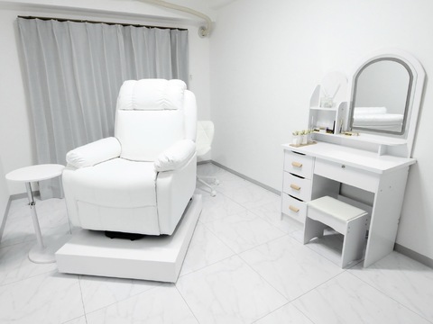 【天王寺】≪完全週休二日制≫≪社会保険完備≫≪有給消化率100％≫≪マンツーマン施術OK≫≪土日休みOK≫希望休が100％通るので、プライベートもしっかり充実できる環境が揃っています！「Lashure（ラシュア）」からアイリスト（まつげパーマ・アイブロウ）の求人☆☆