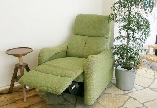 【春日原】≪毎週日曜休み・月休8日・社会保険完備・実働8時間≫お客様へのおもてなしはもちろんスタッフ同士のコミュニケーションを大切にして成長を続けているアイラッシュ・ネイルの専門店「chipie by anon（シピーバイアノン）」からネイリスト（ネイル）の求人☆☆