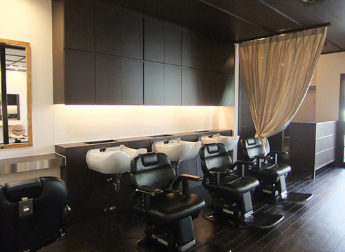 【野江内代】≪月給25万円〜＋歩合給≫≪社会保険完備≫地域密着型でファンから長年愛される“main d’or S（マンドール エス）”からスタイリスト（美容師）の求人★☆