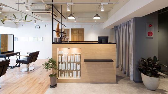 【久米川】≪休日数選択制≫≪着付けやメイクも学べる環境≫≪営業中レッスン可能≫時短勤務も相談可能で1人1人に合った働き方の出来る環境！働いて稼ぎたい人も、プライベート重視の方にもおすすめ！「Live（リヴ）」からアシスタント（美容師）の求人☆★