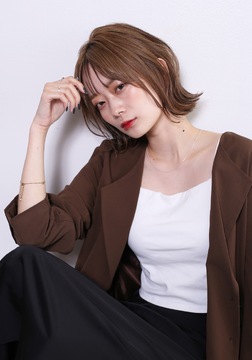 【玉造】≪社会保険完備≫≪月8日休み≫やりがいを持って楽しく働ける優しいサロン！若手スタイリストが活躍できる環境です。集客があるのでチャンス多数！有名店でカット講師・アカデミー講師の経験のあるオーナーさんが直接指導！高いコミュニケーションと技術が学べます!!「Lycka till（リッカ テイル）」からアシスタント（美容師）の求人☆☆