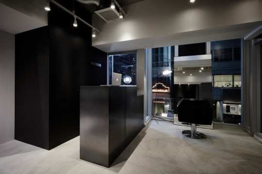 【心斎橋】≪社会保険完備≫頑張り次第で最短2年デビューが目指せる!!撮影にも興味がある方にもオススメ！少人数制のプライベートサロン「Rollen Gleis（ロレングライス）」からアシスタント（美容師）の求人☆★☆