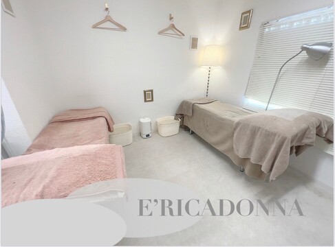 【寝屋川市駅】≪営業時間18時まで≫≪月給25万円〜≫≪土日祝の時給UP制度あり≫≪希望休月4日OK≫≪有給消化実績あり≫≪人間関係〇≫今までの経験を活かして楽しく働きたい方におすすめ「E’RICADONNA 寝屋川店（リッカドンナネヤガワテン）」からアイリスト（アイデザイナー・まつ毛エクステ）の求人★☆★