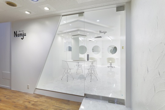 【梅田】≪自由出勤制≫≪中抜け等もOK≫≪技術が不安な方でも教育体制あり≫メンズメニュー全般人気のメンズサロン！「Namju（ナムジュ）」からスタイリスト（美容師）の求人☆★