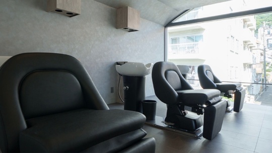 【三ノ宮】≪完全週休2日制≫≪土日休みOK≫≪社会保険完備≫≪保証給あり≫≪ママさんの応募も歓迎≫≪産休育休取得実績あり≫髪質改善や韓国風カラーに特化したサロン！お休みや保証給など安心して働ける環境が揃っています！「髪質改善専門店 here（カミシツカイゼンセンモンテンヒアー）」からスタイリスト（美容師）の求人☆★☆