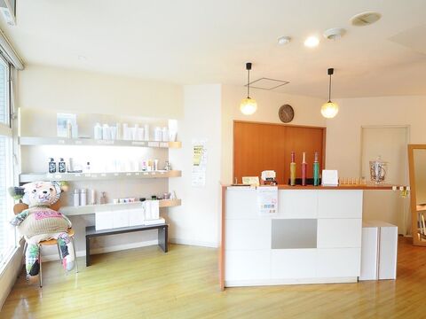 【野崎】≪月8日休み≫≪整容国保あり≫風通しが良く離職率がとても低く、働きやすいアットホームサロン◎「Be-Reborn HAIRS（ビーリボーンヘアーズ）」からスタイリスト（美容師）の求人☆★