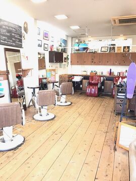 【西新】★社会保険完備★駅チカ★営業中のレッスンOKなので効率良く技術を学びスタイリストデビューを目指せます♪独自のカット理論でスタイルを作るアットホームサロン「angle（アングル）」からアシスタント（美容師）の求人★☆