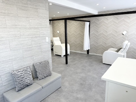 【鳳】≪社会保険完備≫≪月9,10日休み≫経験者の募集！女性に大人気！可愛い店内でお客様と素敵な時間を過ごせる女性の方が働きやすいアットホームサロン！「Keys-nail&eyelash-」（キーズネイルアンドアイラッシュ）からネイリスト（ネイル）の求人☆☆