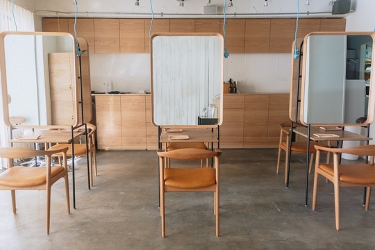 【JR高槻】≪社会保険完備≫努力した分、しっかりお給料にも反映されます！新規、フリーは入社してくださるアナタ中心に入っていただきます！！施術枠をしっかり確保して、お客様とじっくり向き合っていける「salon sea（サロンシー）」からスタイリスト（美容師）の求人★☆★