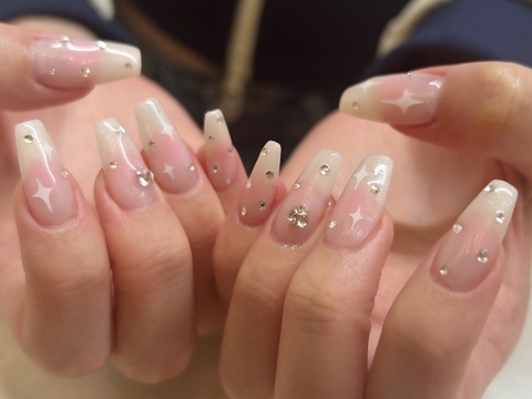 【博多駅】≪人気エリア・指名50％／フリー40％還元≫個人の頑張りをしっかりと評価！福利厚生が整っているので安心してお仕事ができるプライベートサロン「LOARK eyelash&nail 博多口店（ロアークアイラッシュアンドネイルハカタグチテン）」からネイリスト（ネイル）の求人☆☆