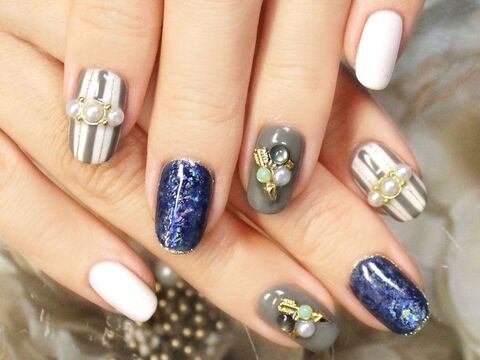 【四条烏丸】正社員募集≪社保☆有給あり☆本部認定講師在籍☆日曜定休☆≫高いリピート率で幅広い年齢層の方から愛されるサロン″Lily First（リリーファースト）″♪ネイリストでの経験を十分に活かせる環境が整っています♪ネイリスト（ネイル）の求人★☆★