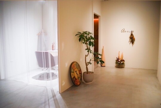 【和歌山市駅】≪委託はマンツーマン≫≪月給30万円以上可能≫≪日曜休みあり≫≪社会保険完備≫≪有給休暇あり≫集客力抜群でチャンスあり！高リピートを可能にする仕組みと指導が100万、200万の売上を可能にします。もっとお客様に支持されたいという方にピッタリ！「an rata（アンラタ）」からスタイリスト（美容師）の求人☆★