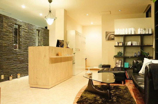 【御井町】≪完全週休二日制・月給19.2万円スタート・社会保険完備・営業中のレッスンOK≫生涯お仕事ができる美容室を目指しています！たくさんのお客様に笑顔になっていただくためスタッフ全員で協力しましょう！幅広い年代のお客様に愛されるヘアサロン「STORY... Hair Design（ストーリーヘアーデザイン）」からアシスタント（美容師）の求人★☆