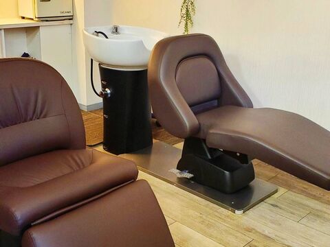 【都島】≪月給25万円≫≪月8,9日休み≫マンツーマンで接客できるサロン！地域密着型の小規模サロン！「mellow+（メロウプラス）」からスタイリスト（美容師）の求人☆☆