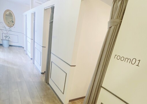 【本通】≪未経験も歓迎！≫≪有給消化率100％≫≪社会保険完備≫≪実働8時間≫長く安心して働ける環境を整えています！大人な女性が通う地域屈指の高単価サロン「hanabi NAMIKI（ハナビナミキ）」からアイリスト（まつげエクステ・まつげパーマ）の求人☆★☆