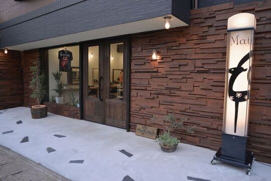 【西新】≪完全週休2日制≫≪パート・アルバイトOK≫技術をしっかり学びたい方にオススメ！！カットレッスンを入社時から行うのでデビュー後はドンドンお客様に入客していきましょう♪講師活動も行う実力派ヘアサロン「Matthew（マシュー）」からアシスタント（美容師）の求人☆★☆