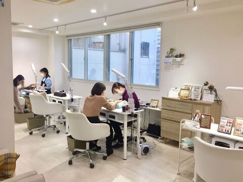 【東大通】≪実働8時間≫≪有給休暇あり・消化率100%≫≪土日祝の希望休OK≫≪社会保険完備≫研修体制バッチリ！ネイルのプロとして活躍したいならココ！「Nail&Eyelash Merci（ネイルアンドアイラッシュメルシー）」からネイリスト（ネイル）の求人☆☆