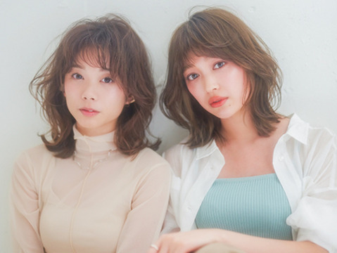 【新宿駅】≪月8日休み≫≪社会保険完備≫≪有給休暇あり≫創業から歴史のある会社なので、様々なキャリアアッププランを用意できます！高単価＋しっかりお客様に入客できる「emu 新宿（エミュシンジュク）」からスタイリスト（美容師）の求人★☆