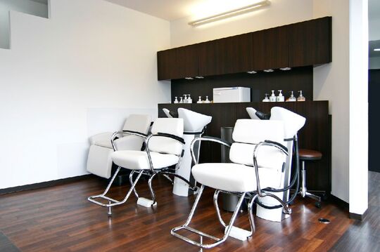 【砥堀】≪月給25万円≫≪社会保険完備≫≪20時までに退勤可能≫≪地域密着型≫≪スタッフの仲がいい≫スタッフの仲が良く働きやすさ抜群！スキルアップしてきたい方にピッタリ！「Hair Make RASIC 砥堀店（ヘアメイクラジックトホリテン）」からスタイリスト（美容師）の求人★☆