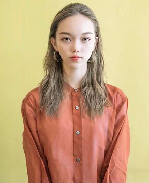 【新宿駅】≪週1回の勉強会で早期デビューを叶える≫≪有給休暇あり≫≪社会保険完備≫某有名サロン由来の高い技術力、ブランド力がウリ！あなたの働きたいスタイルで働くことができるオシャレサロン！「Silk-lei 新宿（シルクレイシンジュク）」からアシスタント（美容師）の求人☆★