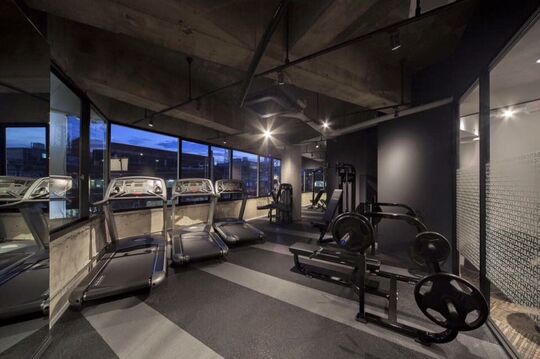 【井尻】★社会保険あり★月休8日★自分のライフスタイルにあった働き方が出来ますよ♪日焼けマシン、フィットネスクラブ、バーラウンジがあり、意識の高い男性が集う「BATICA(バチカ)」からアシスタント（美容師・理容師）の求人☆★☆