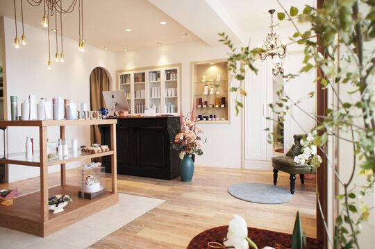 【田代外町】≪完全週休2日制・高月給スタート・社会保険完備≫トレンド感あるカラーが大人気！！自分のペースでスタイリストデビューが目指せるヘアサロン「Luce hair make（ルーチェヘアメイク）」からアシスタント（美容師）の求人☆☆