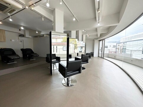 【岡本】≪歩合40％還元≫≪完全週休2日制≫≪社会保険完備≫≪月2回まで土日休みOK≫≪有給消化率100%≫≪社会保険完備≫技術特化型、高単価サロン！文句なしの高待遇！長く働ける環境づくりをしています！「ioe 岡本（イオエオカモト）」からスタイリスト（美容師）の求人☆★