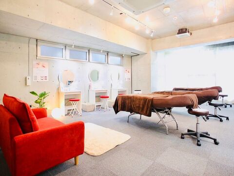 【伏見桃山】地域密着型のアットホームサロン♪働きやすい条件が沢山詰まったお店☆”crystal lash 伏見桃山店（クリスタル ラッシュ フシミモモヤマテン）”からアイリスト（アイデザイナー・まつ毛エクステ）の求人★★