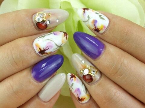 【京橋】スカルプメニューもあり★幅広いデザイン力で人気のおしゃれサロン！お客様の層も幅広く入客チャンスあり「amore（アモーレ）」からネイリスト（ネイル）の求人★★