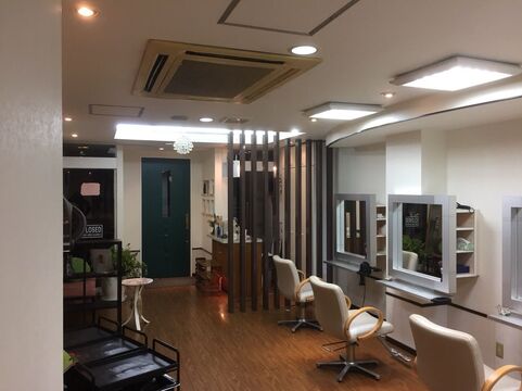 【城野】≪未経験・通信生・新卒生OK≫地域密着型でたくさんのお客様に愛されるヘアサロン！少人数サロンなのでレッスンはマンツーマンで見てもらえます♪「美容室 PURE（ビヨウシツピュア）」からアシスタント（美容師）の求人☆★