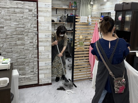 【長居】ヘアカット専門店◆社会保険完備◆働き方柔軟に対応可能◆ママさんやブランクがある方歓迎◆地域のお客様に愛されるサロン！カット専門のためシャンプー無しで、手荒れに悩む方でも安心して働いていただけます！「J-cut 長居店（ジェイカットナガイテン）」からスタイリスト（美容師）の求人☆★