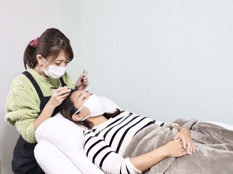 【中村橋】≪未経験歓迎！・産休育休実績あり・髪色ネイル自由≫年間休日は業界最多クラスの120日以上！仕事もプライベートも充実させられる！アイリストとして楽しく働き続けたい方必見！「anoliy（アノリー）」からアイリスト（まつげエクステ・まつげパーマ・アイブロウ）の求人☆☆