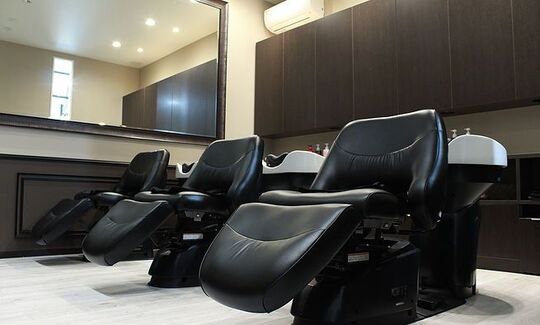 【山口駅】≪社会保険完備♪≫安心してスタイリストデビューを目指せる環境がスタッフから人気！営業時間内のレッスンで毎日遅くまで残る事も無く強制などもありませんのでプライベートも充実できますよ！サロンワーク以外でも着付けやブライダルメイク等、色々な技術を学べます！“New Style NAKAICHI（ニュースタイルナカイチ）”からアシスタント（美容師）の求人★☆