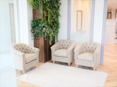 【星田】≪月給21万円〜≫≪月8〜10日休み≫≪社会保険完備≫≪最短2年でデビュー可能≫≪自転車支給あり≫有休を使って土日休みも取れる！20時までに退勤可能！営業時間内レッスン可能！頑張りはしっかりお給与に還元される環境！「U-CHAMBORD（ユーシャンボール）」からスタイリスト（美容師）の求人☆★