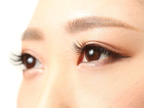 【西院】≪月10日休みと月8日休みを選べる＆土日休みは月に1回までOK≫≪月給22万円≫≪社会保険完備≫いろんな技術を学べる◎集客があるのでしっかり入客出来る☆Applause eye...西院店（アプローズアイサイインテン）からアイリスト（アイデザイナー・まつげエクステ）の求人★☆★