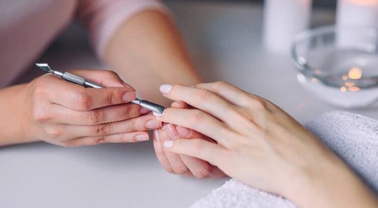 【四ツ橋】アイラッシュ＆ネイル＆エステがあるトータルビューティーサロン！≪髪色、ネイル自由≫≪月1回土日休み可能≫≪社会保険完備≫頑張りがお給料としてしっかり結びつきます！「eyelash Calin（アイラッシュカラン）」からネイリストの求人☆☆