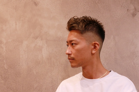 【仙台駅】 ≪正社員、業務委託を選択可能 ≫ バーバースタイルのメンズ専門店！流行りのメンズスタイルがやりたい方、得意な方にピッタリのサロン！集客も多くがっつり稼げます！！「FADE&LINE the BARBER 仙台店（フェードアンドラインザバーバーセンダイテン）」からスタイリスト（美容師）の求人★☆