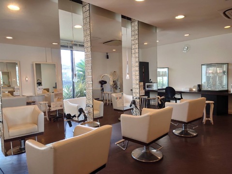 【和泉橋本】≪週1日勤務からOK≫≪扶養内の勤務OK≫≪16時までに退勤可能≫≪年4回連休あり≫≪産休育休実績あり≫≪社会保険完備≫ママさん美容師が活躍するヘアサロン！あなたの働き方の希望、ぜひご相談ください！「Raf hair by mitis（ラフヘアーバイミーティス）」からスタイリスト（美容師）の求人☆★