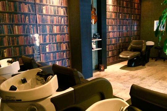 【恵我ノ荘】≪完全週休2日制≫≪社会保険完備≫≪住宅手当あり≫充実した福利厚生で安心して働ける！休日もしっかり取れるので、プライベートも充実可能！「CRYSTAL MAGIC 禅（クリスタルマジックゼン）」からスタイリスト（美容師）の求人☆★