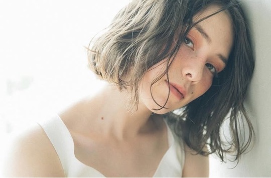 【自由が丘】≪新卒生OK≫≪社会保険完備≫≪単価1万円以上≫≪ママさんの応募歓迎≫丁寧なカウンセリング＆施術でリピート率アップ！「AUQWA 自由が丘（アウクワジユウガオカ）」からアシスタント（美容師）の求人☆★