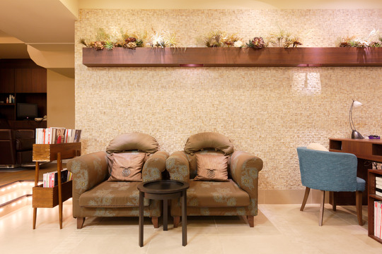 【三宮】≪完全週休2日制選択可能≫≪GW休暇あり≫≪入客チャンスあり≫≪社会保険完備≫≪残業なし≫エステサロンを店舗展開するH2Oの姉妹ヘアブランド「Acura.三宮店（アクラサンノミヤテン）」からスタイリスト(美容師)の求人☆☆