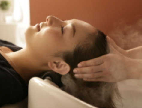 【新宿駅】≪完全週休2日制≫≪土日祝休みOK≫≪客単価10000円以上≫≪営業時間内レッスンOK≫アシスタントさんも歩合が付き、学びながらしっかりお給料もGET！「hairsalon Magellan 新宿（ヘアサロンマゼランシンジュク）」からアシスタント（美容師）の求人☆☆