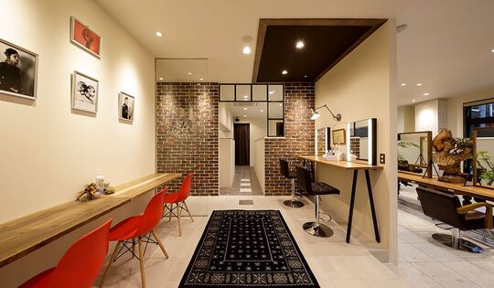 【額住宅前】≪産休育休あり≫≪社会保険完備≫万全の福利厚生！プライベートの時間もしっかり確保できます！「anz Material Beauty by antiqa（アンジーマテリアルビューティバイアンティカ）」からスタイリスト（美容師）の求人☆★