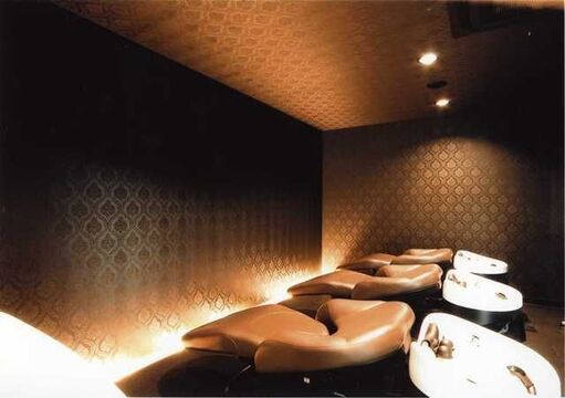 【今津】≪月8,9日休み≫お客様の予約状況に合わせて早ければ18時に退勤も可能！プライベートも充実出来ますよ！アットホームで働きやすいサロン「kanon（カノン）」からアシスタント（美容師）の求人☆☆