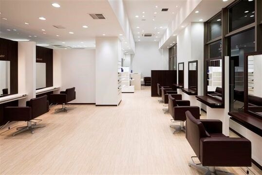 【市が尾】＜完全週休2日制＞＜社会保険完備＞全国に展開するTAYAグループ☆高待遇&充実の教育体制がおススメのポイント◎歴史のあるサロンなので安心して美容師を続けられる環境です♪TAYA 市ヶ尾店（タヤイチガオテン）からアシスタント（美容師）の求人☆★