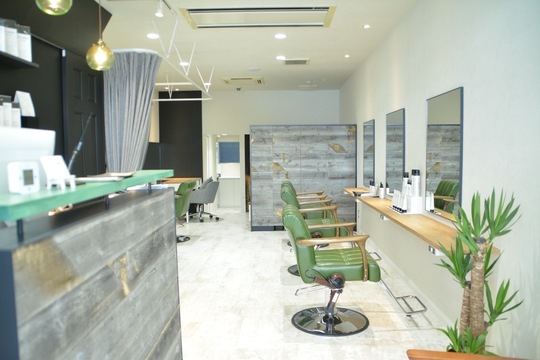 【府中駅】◆社会保険完備・完全週休2日制・産休育休実績あり・外部講習費半額負担◆幅広い年齢層のお客様が来店されます！営業時間外の拘束はなく、プライベートも大切にできる「HearPut 府中南口店（ハープットフチュウミナミグチテン）」からスタイリスト（美容師）の求人☆★☆