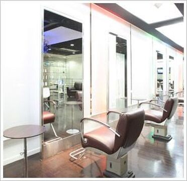 【香椎】《社会保険あり&月7日休み〜》忙しいけど、待遇の整ったQUALIA（クオリア）★オン・オフをはっきりさせたい方にオススメ☆スタイリスト（美容師）の求人☆★