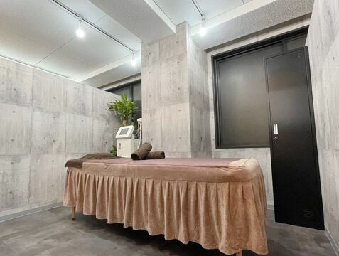 【四ツ橋】≪土日休みや連休OK！≫≪完全自由出勤≫≪週1日〜、1時間〜の勤務もOK！≫≪サロン内の脱毛機器など無料で使用OK！≫髪色自由、カラコンOK！お洒落も楽しみながらお仕事ができる！「MIRAN OSAKA（ミランオオサカ）」からエステティシャンの求人☆☆